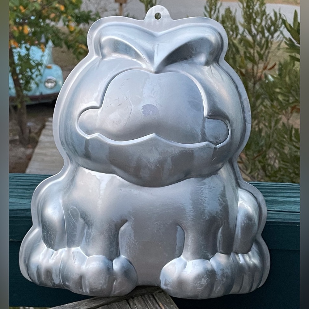 1978 Wilton GARFIELD Cat Shaped Cake Pan Mold Baking Metal Bakeware Vintage UFS